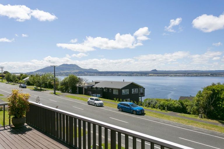Photo of property in 90 Wakeman Road, Acacia Bay, Taupo, 3330