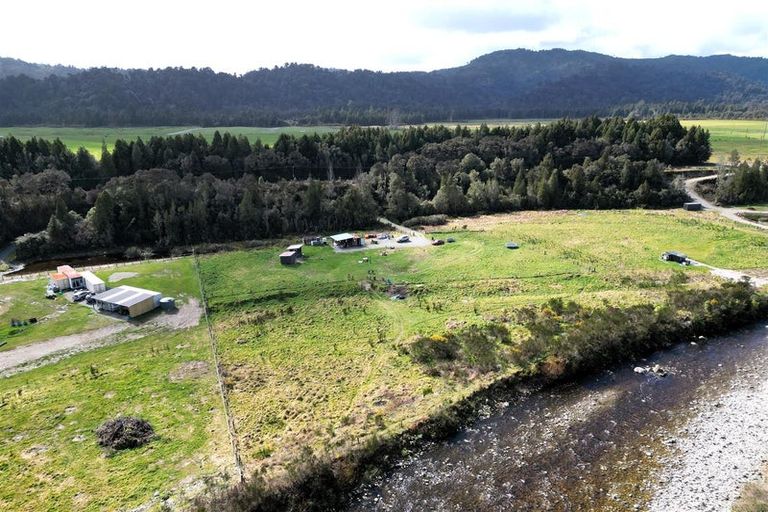 Photo of property in 896b Old Christchurch Road, Awatuna, Hokitika, 7882