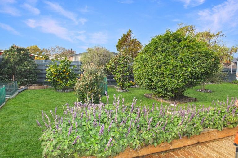 Photo of property in 28 Ladys Mile, Foxton, 4814