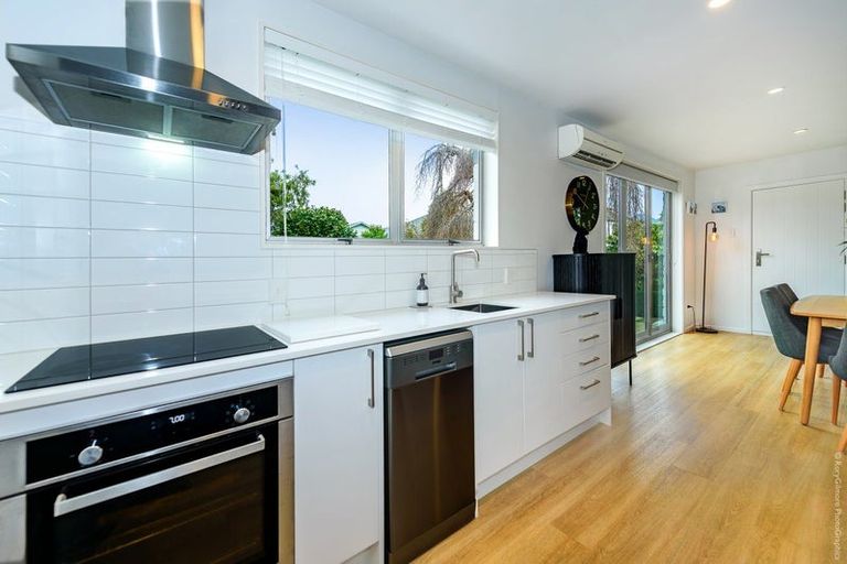 Photo of property in 2/84 Perry Street, Papanui, Christchurch, 8053