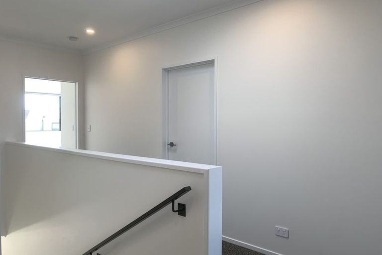 Photo of property in 18 Hema Road, Hobsonville, Auckland, 0616