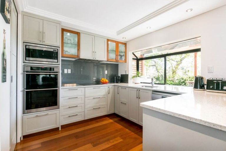 Photo of property in 32 Miller Road, Havelock North, 4130