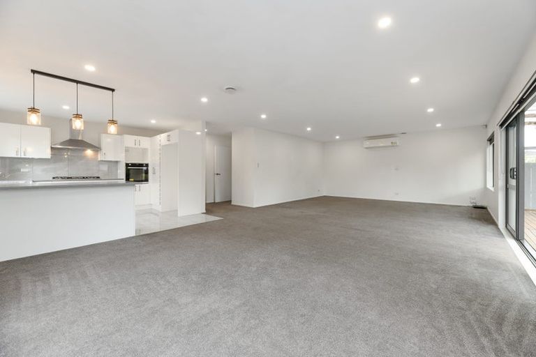 Photo of property in 18b Riverpark Crescent, Henderson, Auckland, 0610