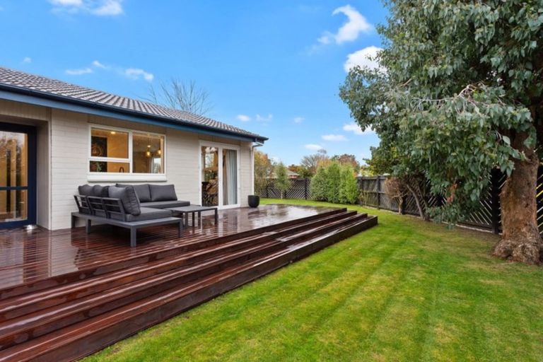 Photo of property in 25 Saunders Place, Redwood, Christchurch, 8051