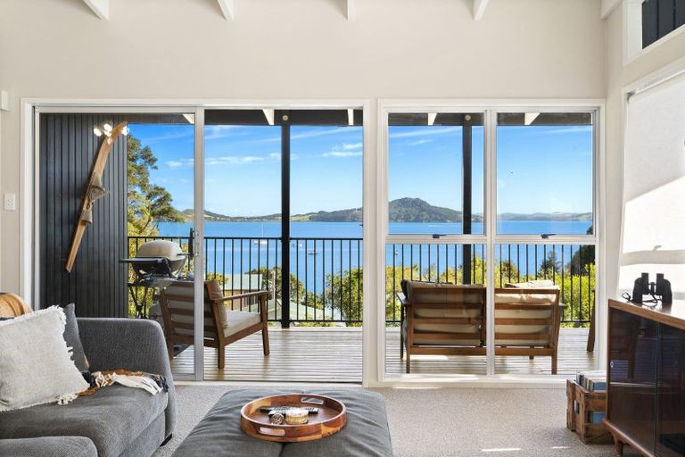 Property details for 99 Kawakawa Bay Coast Road, Kawakawa Bay, Papakura