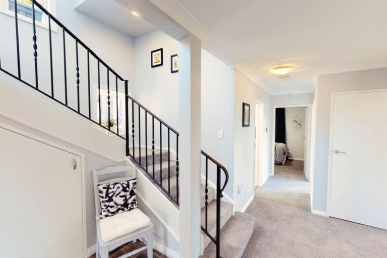 Photo of property in 77 Sunbrae Drive, Silverstream, Upper Hutt, 5019