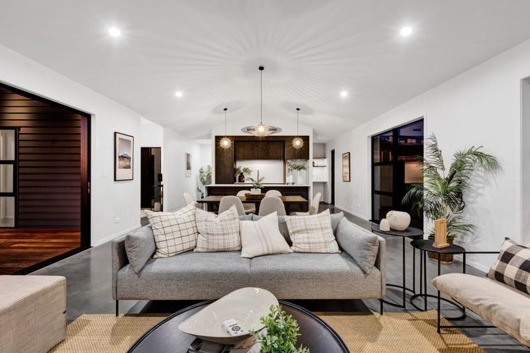 Photo of property in 54 Fernbrook Drive, Hurworth, New Plymouth, 4310