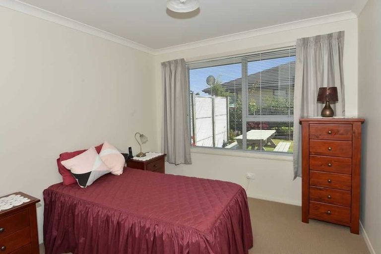 Photo of property in 82 Barbados Way, One Tree Point, 0118