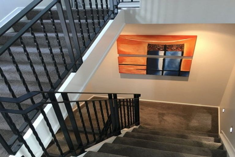 Photo of property in 28 Oakwood Grove, Eastern Beach, Auckland, 2012