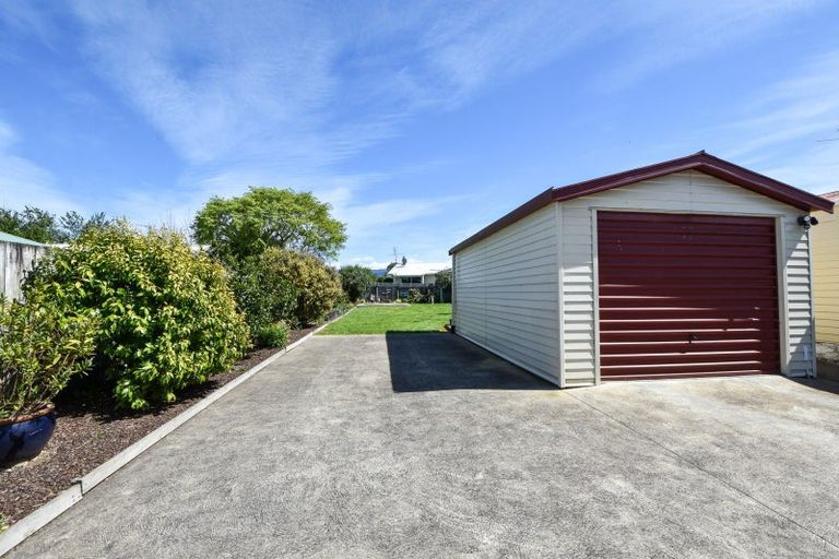 Photo of property in 6 Kupe Drive, Carterton, 5713