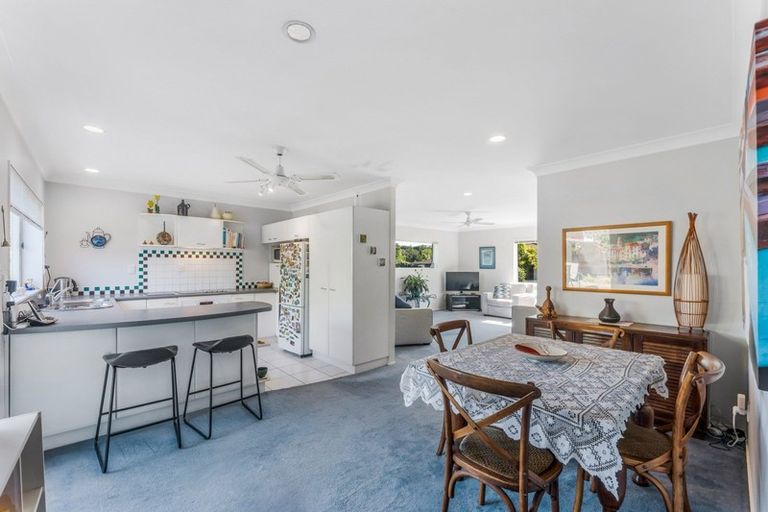 Photo of property in 1/8 Solana Court, Botany Downs, Auckland, 2010