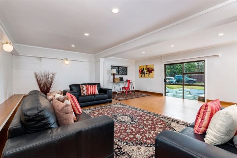 Photo of property in 2 Taioma Crescent, Te Atatu Peninsula, Auckland, 0610