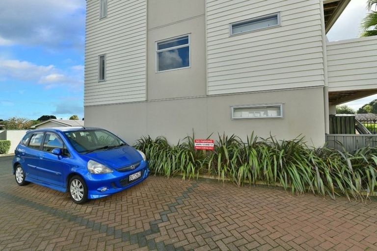Photo of property in 13/3 Riverside Road, Orewa, 0931