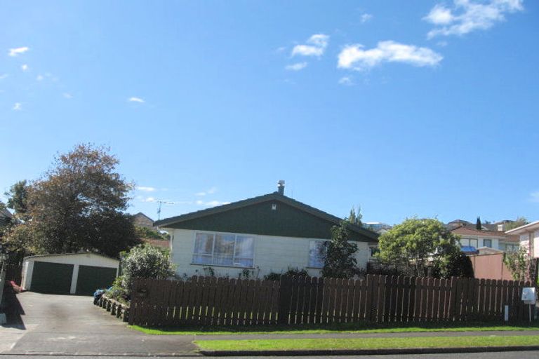 Photo of property in 65 Lewisham Street, Highland Park, Auckland, 2010