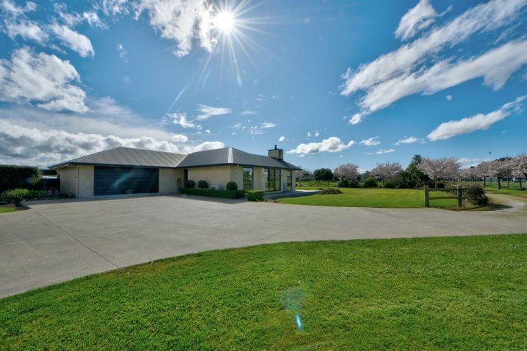 Photo of property in 24 Mckinnon Road, Edendale, Wyndham, 9893