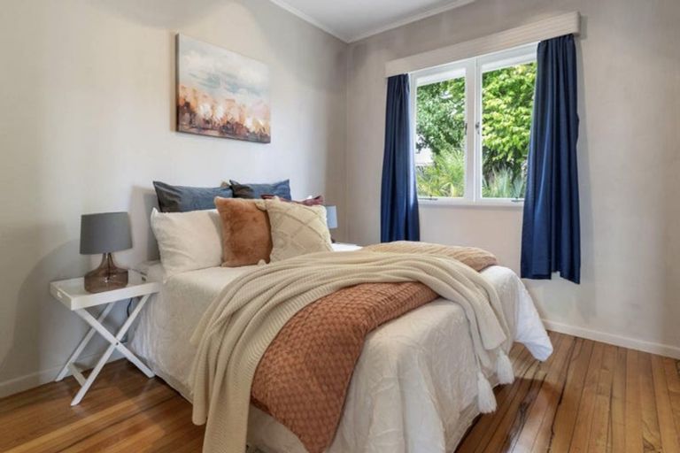 Photo of property in 133 Vodanovich Road, Te Atatu South, Auckland, 0610