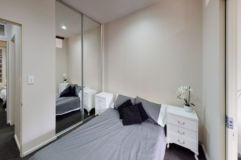 Photo of property in Atrium Towers, 4r/154 The Terrace, Wellington Central, Wellington, 6011