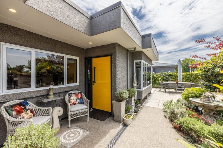 Photo of property in 2a Busby Hill, Havelock North, 4130