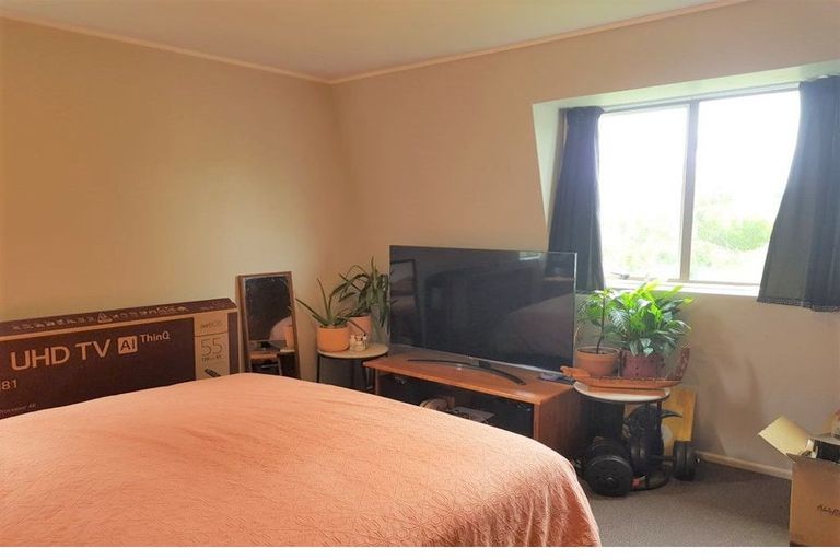 Photo of property in 1/2 Ararino Street, Trentham, Upper Hutt, 5018