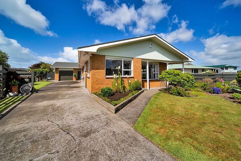 Photo of property in 3 Green Lane, Hawera, 4610