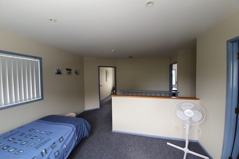 Photo of property in 18 Rewa Place, Russell, 0202