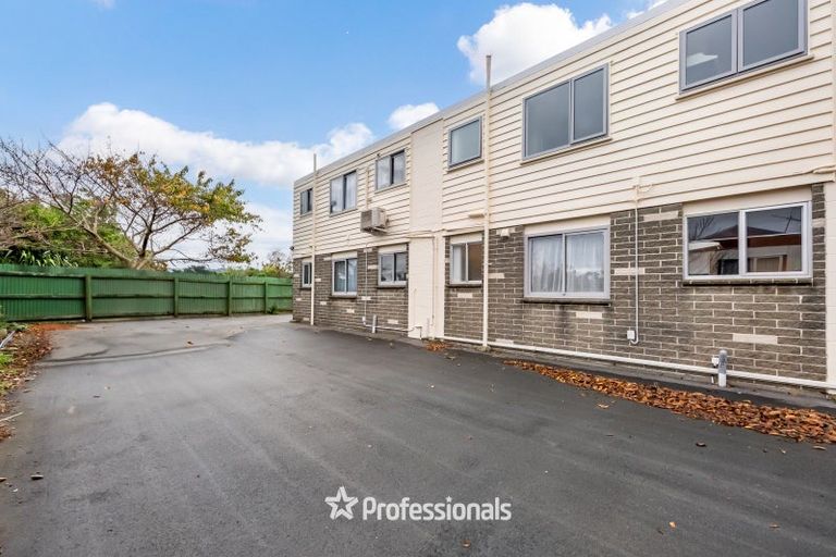 Photo of property in 3/19 Pirie Crescent, Moera, Lower Hutt, 5010