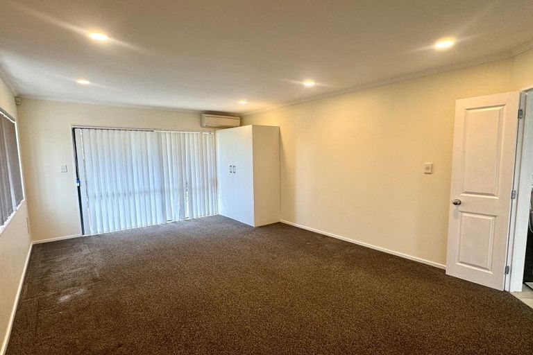 Photo of property in 24a Reeves Road, Pakuranga, Auckland, 2010