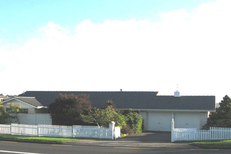 Photo of property in 5 Somerville Road, Shelly Park, Auckland, 2014