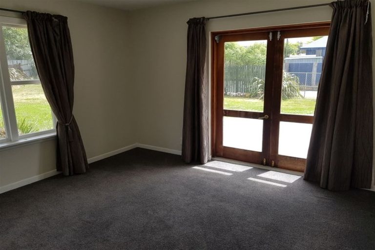 Photo of property in 17 Collins Drive, Waikuku Beach, 7402