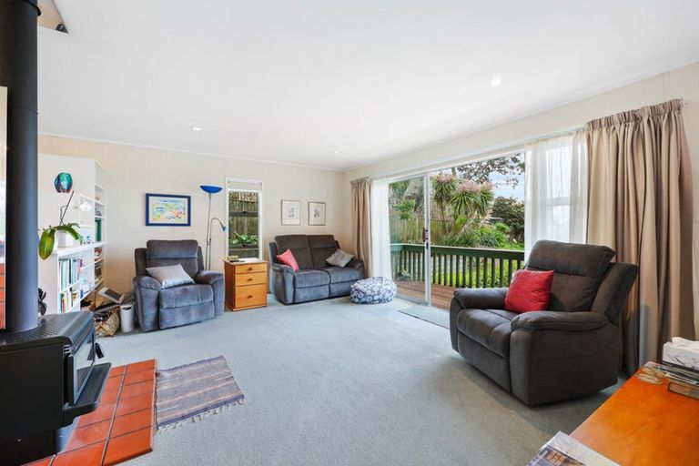 Photo of property in 37 Haseler Crescent, Howick, Auckland, 2014