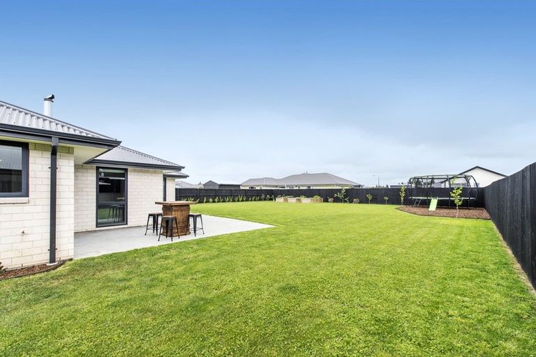 Photo of property in 8 Suffolk Drive, Kirwee, 7571