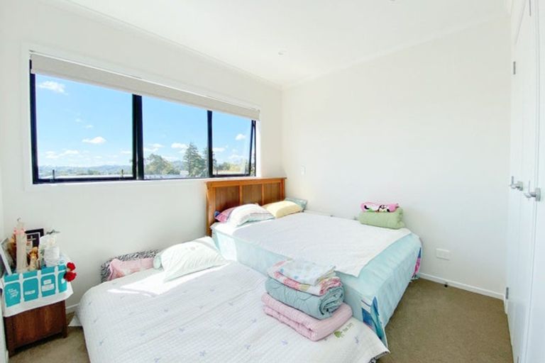 Photo of property in 5/2 Frances Bryers Road, Hobsonville, Auckland, 0616