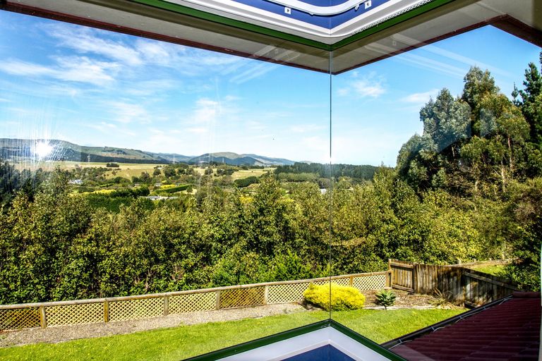 Photo of property in 102 Pacific Drive, Fitzherbert, Palmerston North, 4410