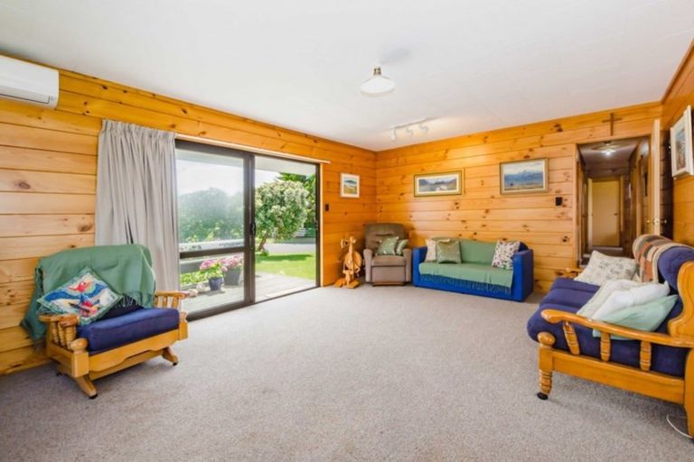 Photo of property in 6 Oratia Street, Waikanae Beach, Waikanae, 5036