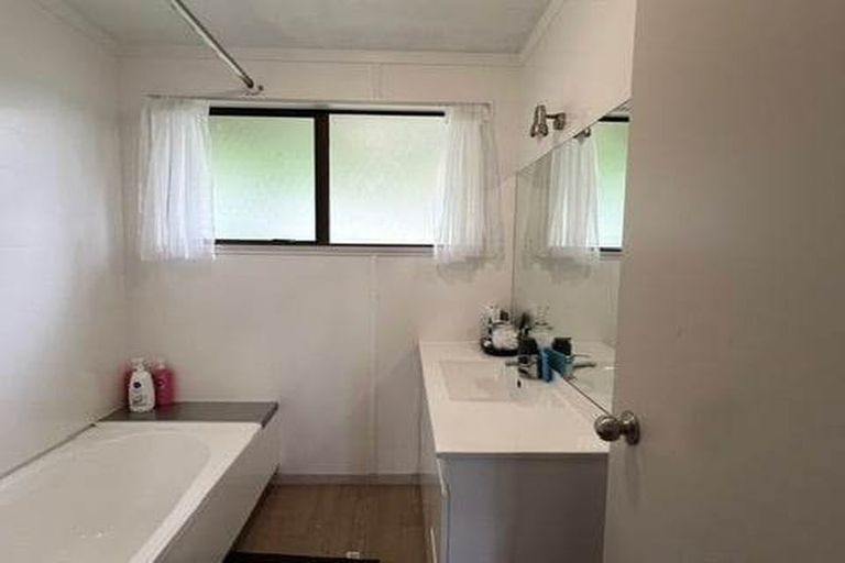 Photo of property in 14 Penguin Grove, Waitangirua, Porirua, 5024