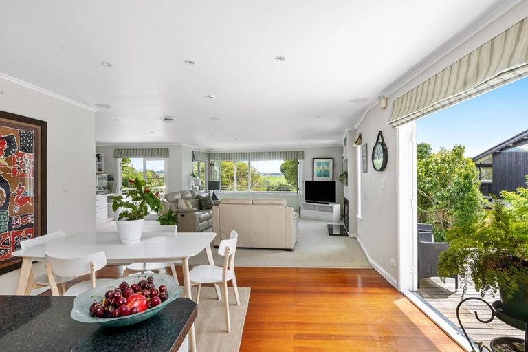 Photo of property in 18a Willis Street, Torbay, Auckland, 0630