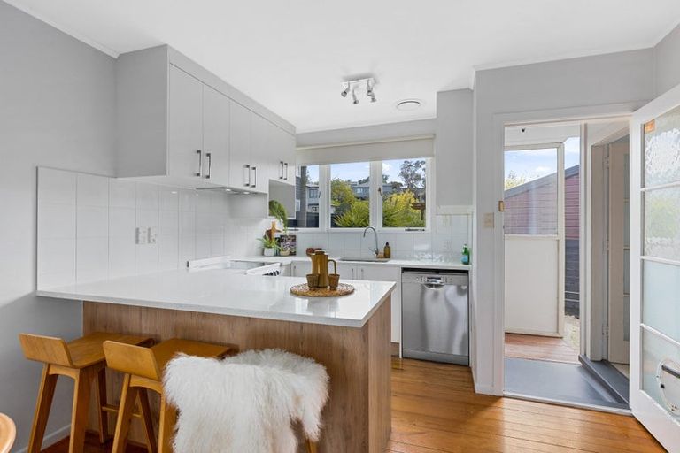 Photo of property in 1/45 Seine Road, Forrest Hill, Auckland, 0620