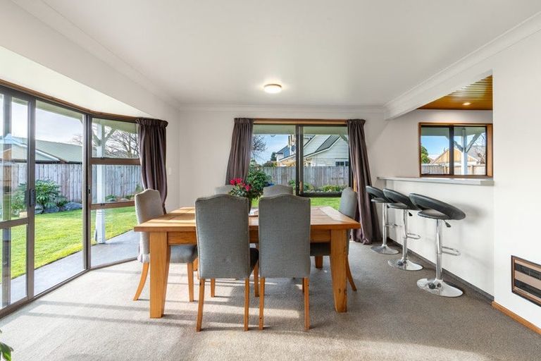 Photo of property in 12 Chokebore Place, Sockburn, Christchurch, 8042