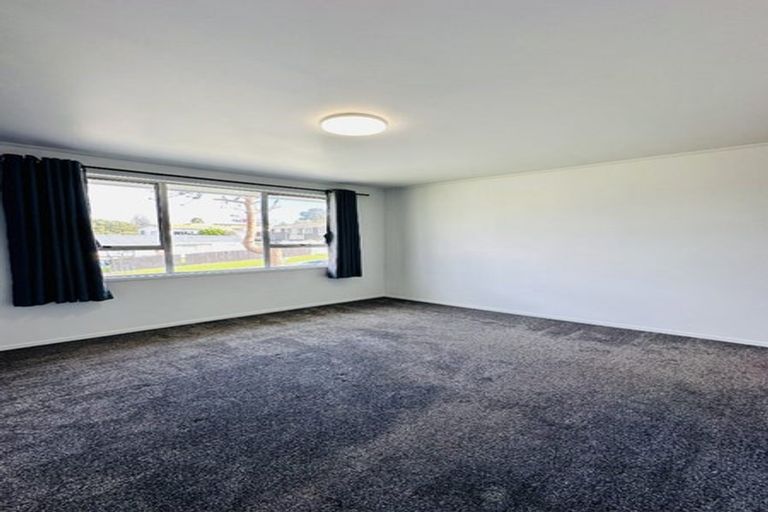 Photo of property in 48 Glynnbrooke Street, Te Atatu South, Auckland, 0610