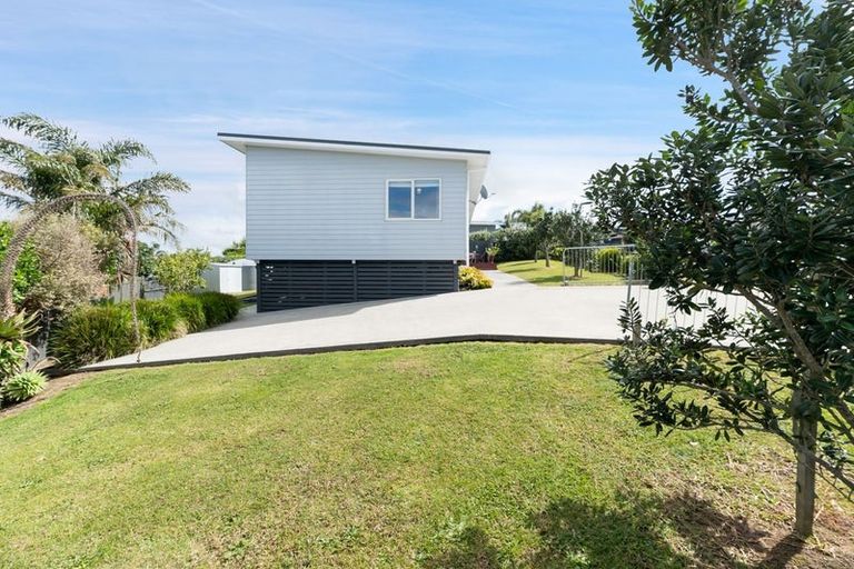 Photo of property in 9 Weka Street, Mangawhai, 0505