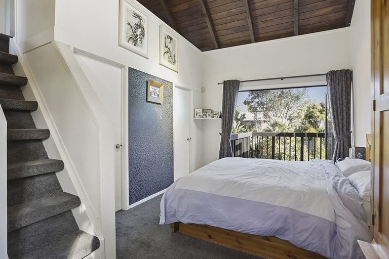 Photo of property in 37 Korotaha Terrace, Rothesay Bay, Auckland, 0630