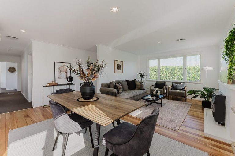 Photo of property in 215 Mangorei Road, Merrilands, New Plymouth, 4312