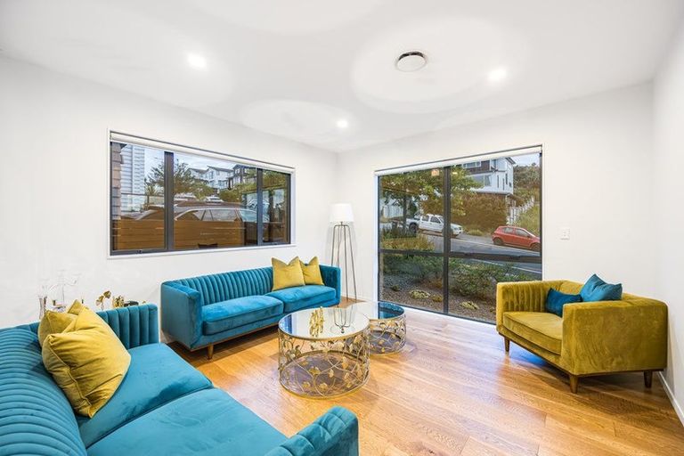 Photo of property in 37 Cavalli Road, Long Bay, Auckland, 0630