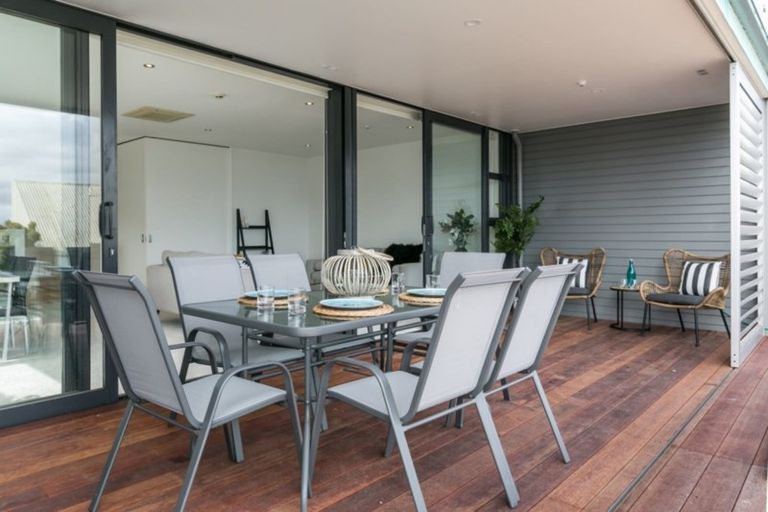 Photo of property in 201/7 Humber Street, Pandora, Napier, 4110