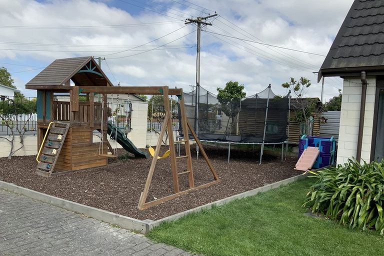 Photo of property in 162 Mcmurdo Street, Tinwald, Ashburton, 7700