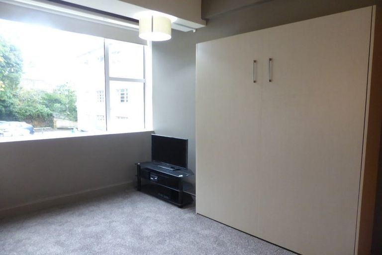 Photo of property in Sharella Living, 20 Glenmore Street, Thorndon, Wellington, 6011