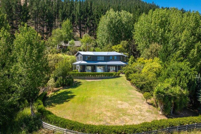 Photo of property in 35 Raratu Road, Kahuranaki, Havelock North, 4295