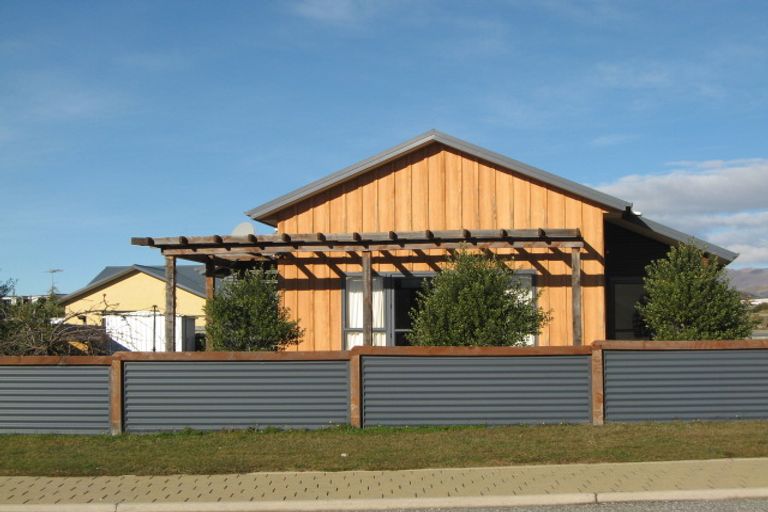 Photo of property in 17 Kings Drive, Wanaka, 9305