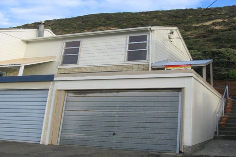 Photo of property in 1/104 Owhiro Bay Parade, Owhiro Bay, Wellington, 6023