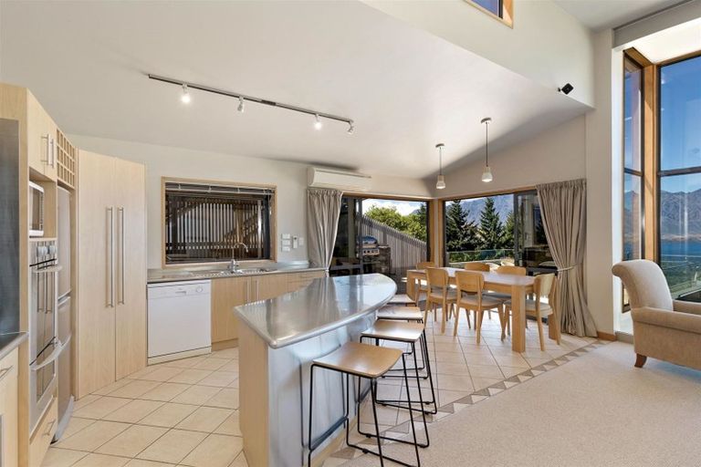 Photo of property in 3 Caples Place, Fernhill, Queenstown, 9300